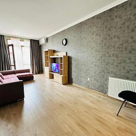Apartmán Apt On Gorgasali 94 Batumi Exteriér fotografie