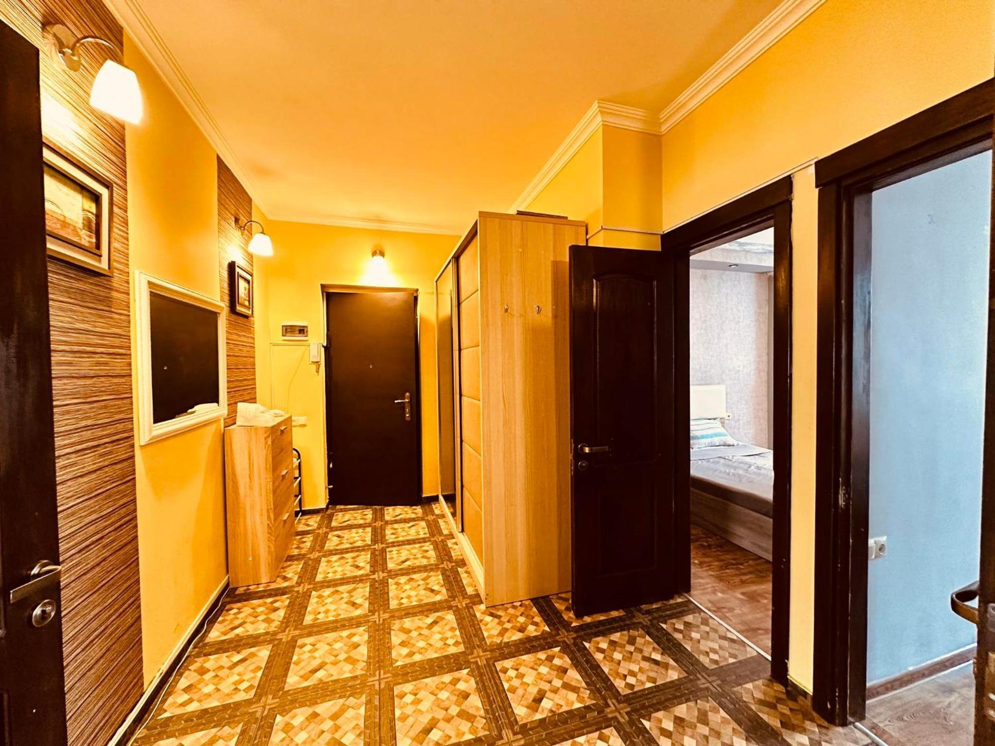 Apartmán Apt On Gorgasali 94 Batumi Exteriér fotografie