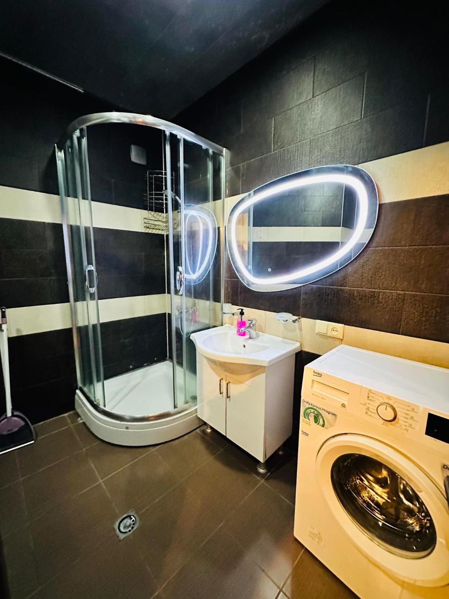 Apartmán Apt On Gorgasali 94 Batumi Exteriér fotografie