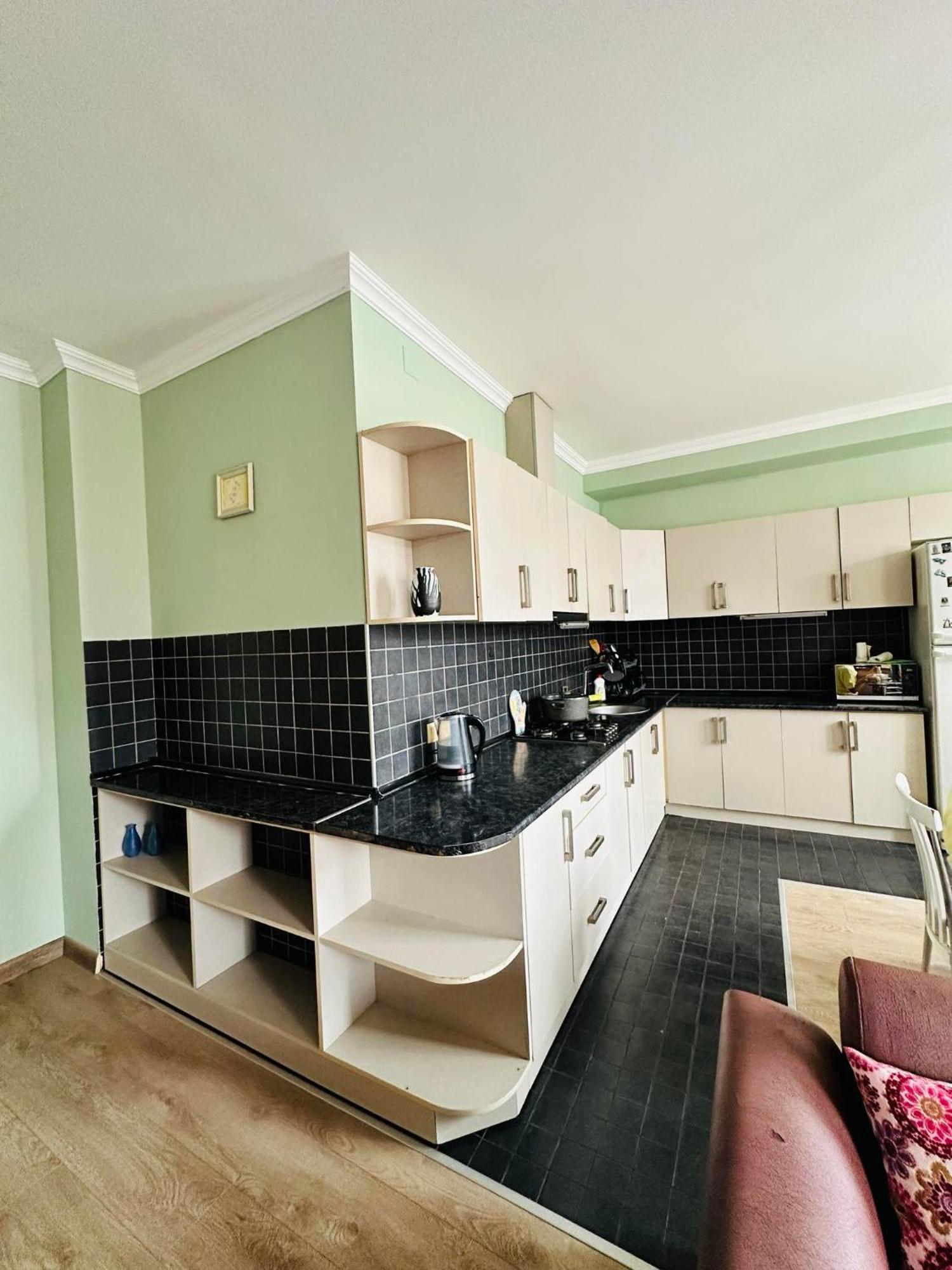 Apartmán Apt On Gorgasali 94 Batumi Exteriér fotografie