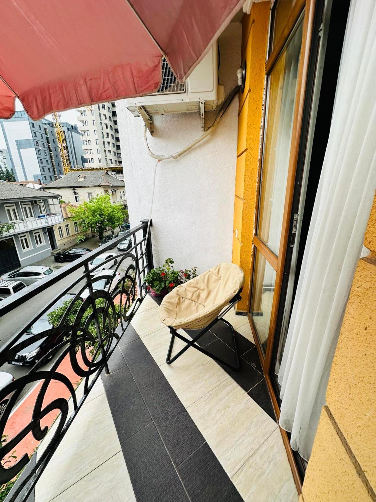 Apartmán Apt On Gorgasali 94 Batumi Exteriér fotografie