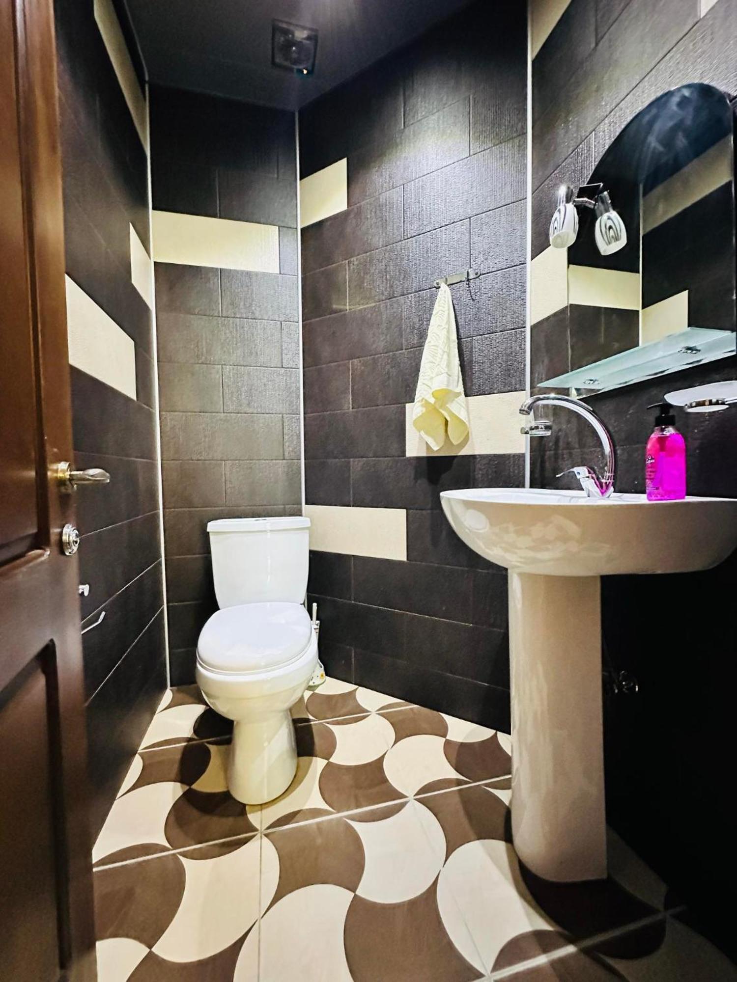 Apartmán Apt On Gorgasali 94 Batumi Exteriér fotografie