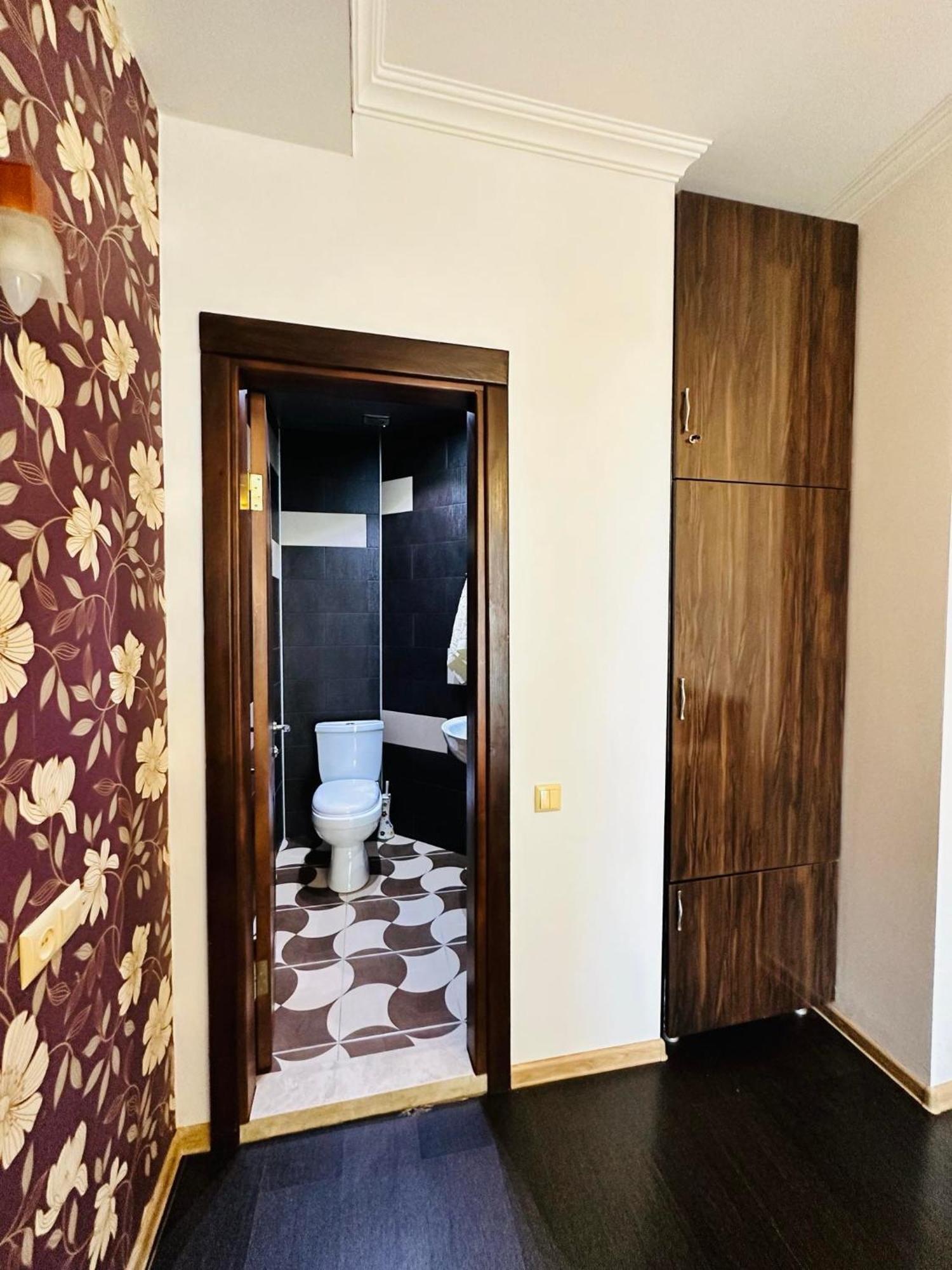 Apartmán Apt On Gorgasali 94 Batumi Exteriér fotografie