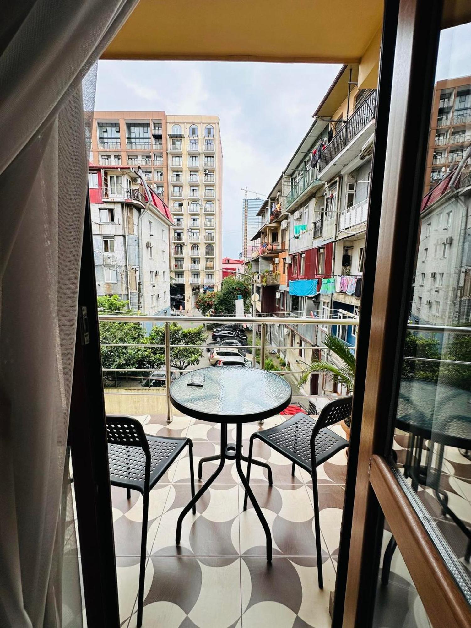 Apartmán Apt On Gorgasali 94 Batumi Exteriér fotografie