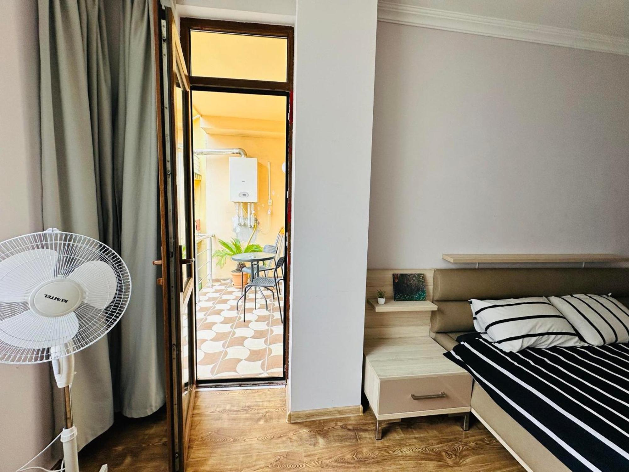 Apartmán Apt On Gorgasali 94 Batumi Exteriér fotografie