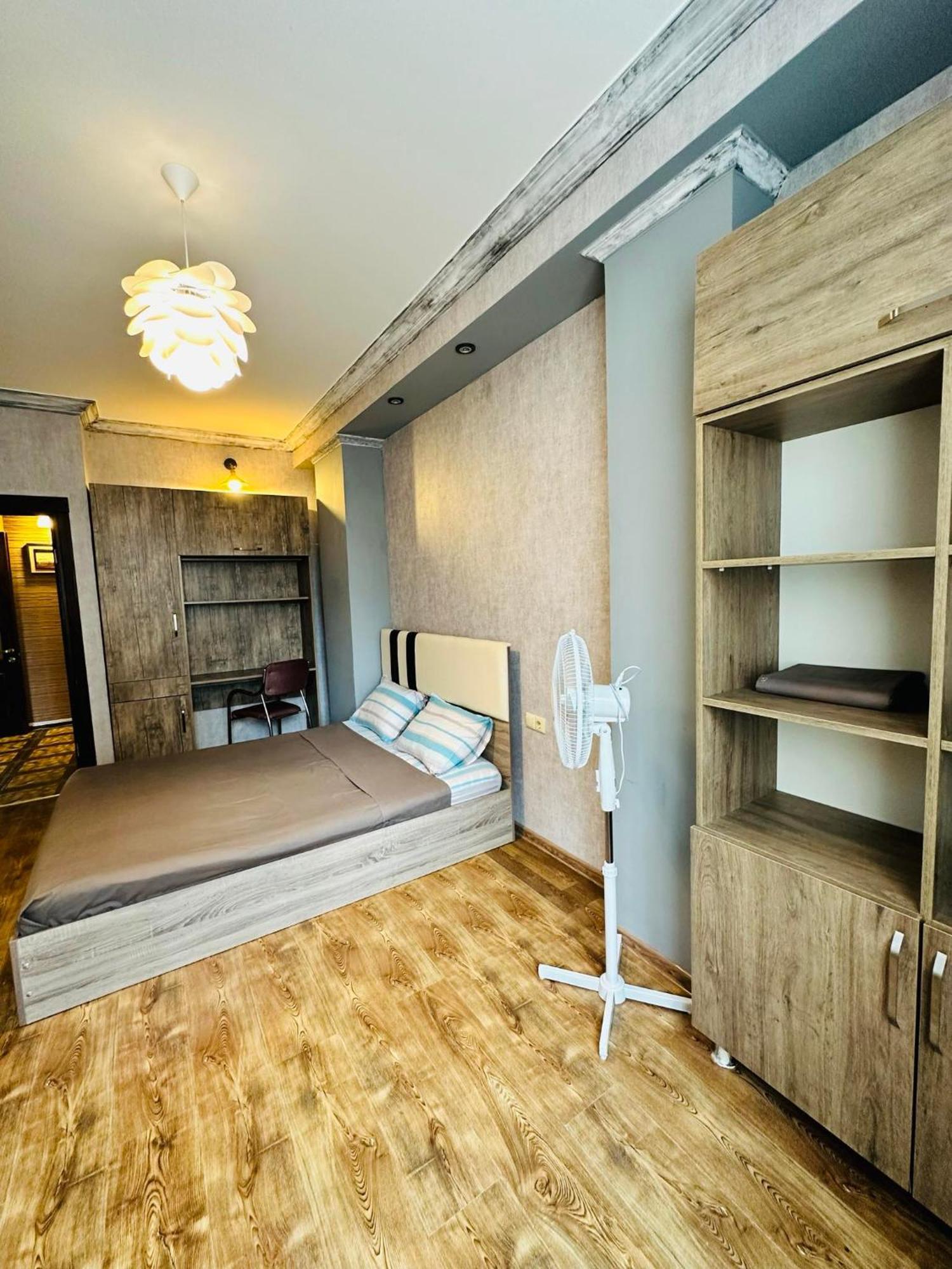 Apartmán Apt On Gorgasali 94 Batumi Exteriér fotografie